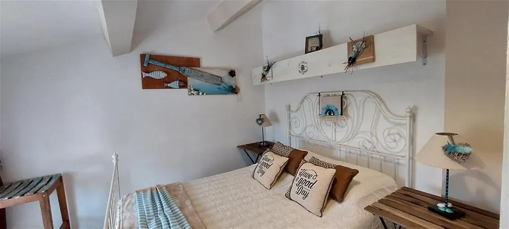 Holiday home Villa T3 A 10' De Cassis - Piscine Privee Et Cuisine D'Ete Exterieure Carnoux-en-Provence