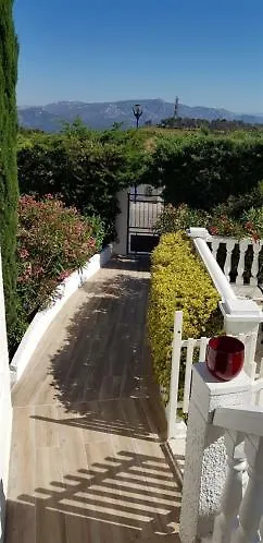 Villa T3 A 10' De Cassis - Piscine Privee Et Cuisine D'Ete Exterieure Carnoux-en-Provence 0*,  France